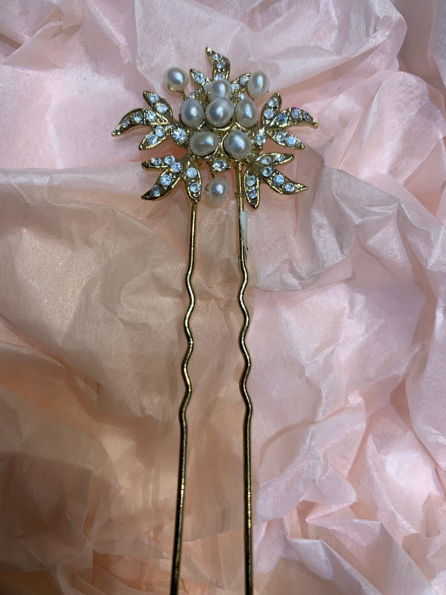 Fresh water pearls hair pin