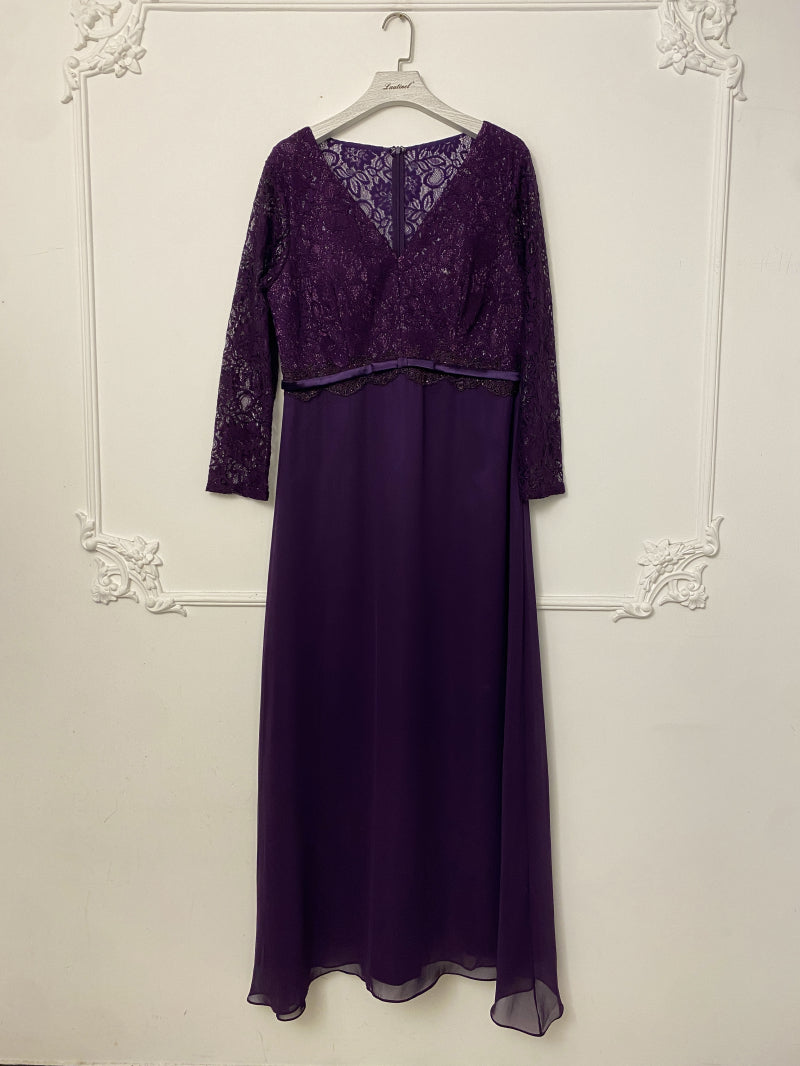 Plus size evening dress with lace sleeves