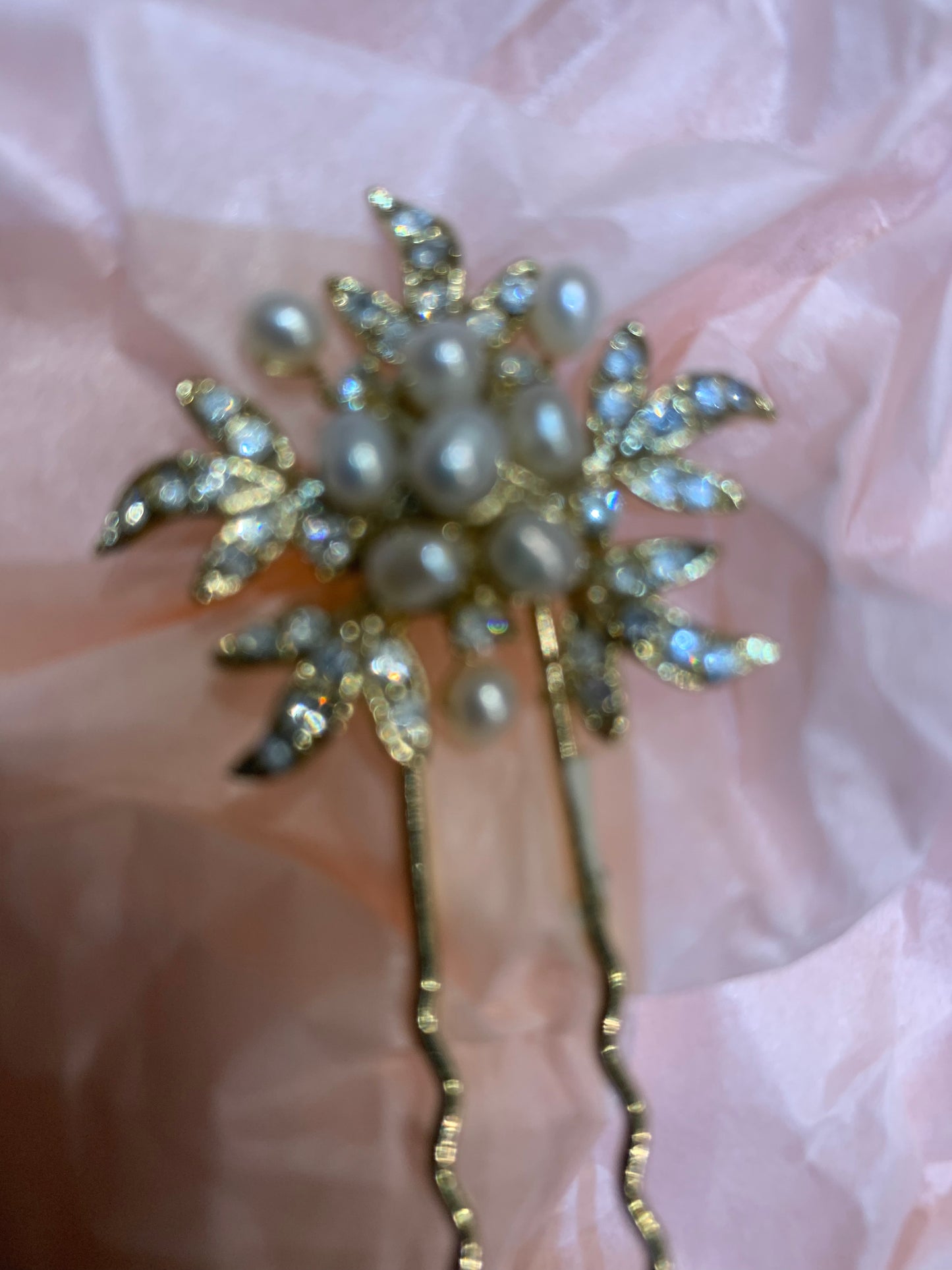 Fresh water pearls hair pin