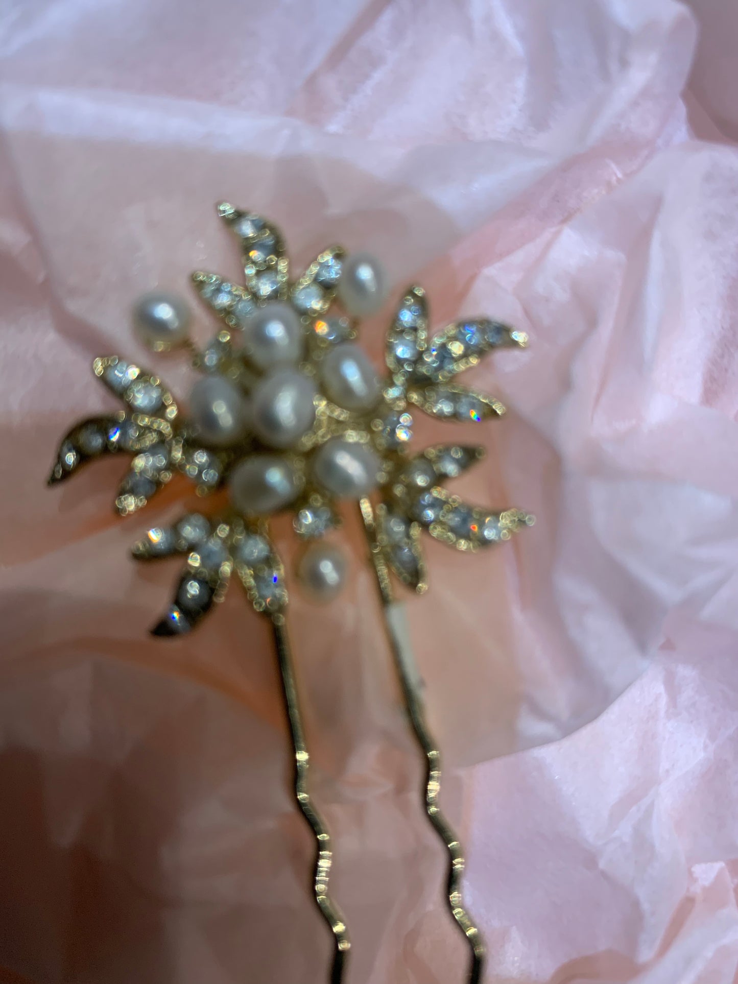 Fresh water pearls hair pin