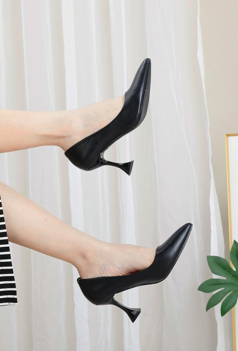 Pointed Pumps