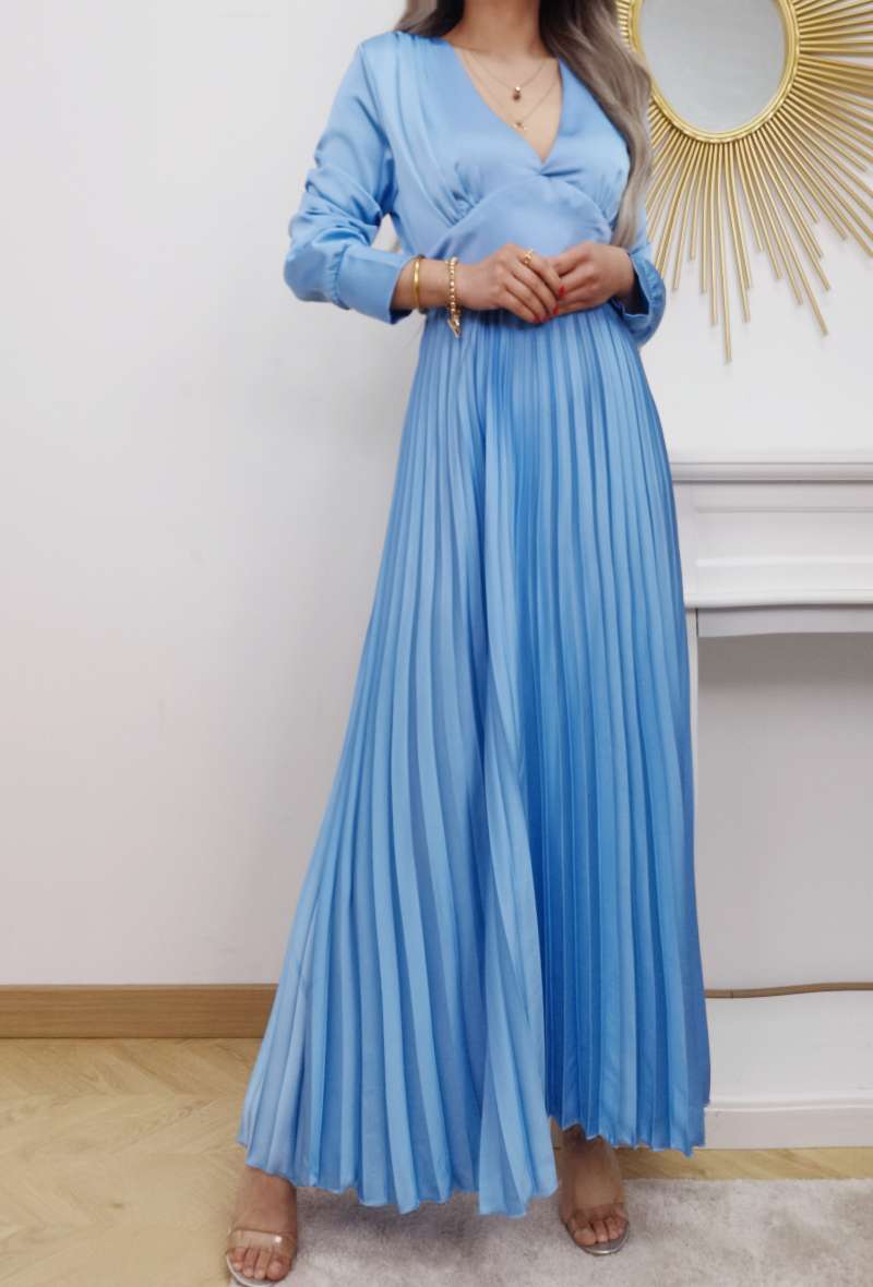 Long sleeve, pleated skirt in Satin Dress